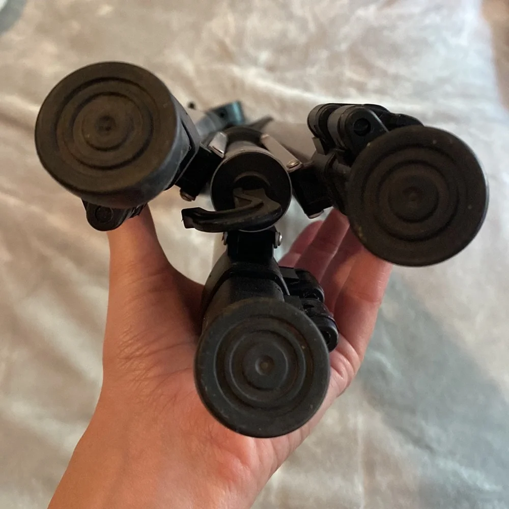 Amazon Basics Tripod only used 2x